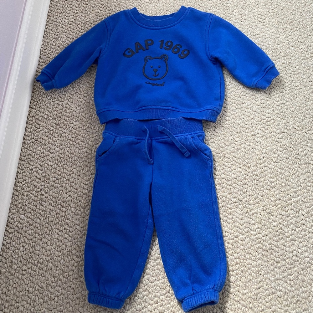 Gap kids sweatsuit set